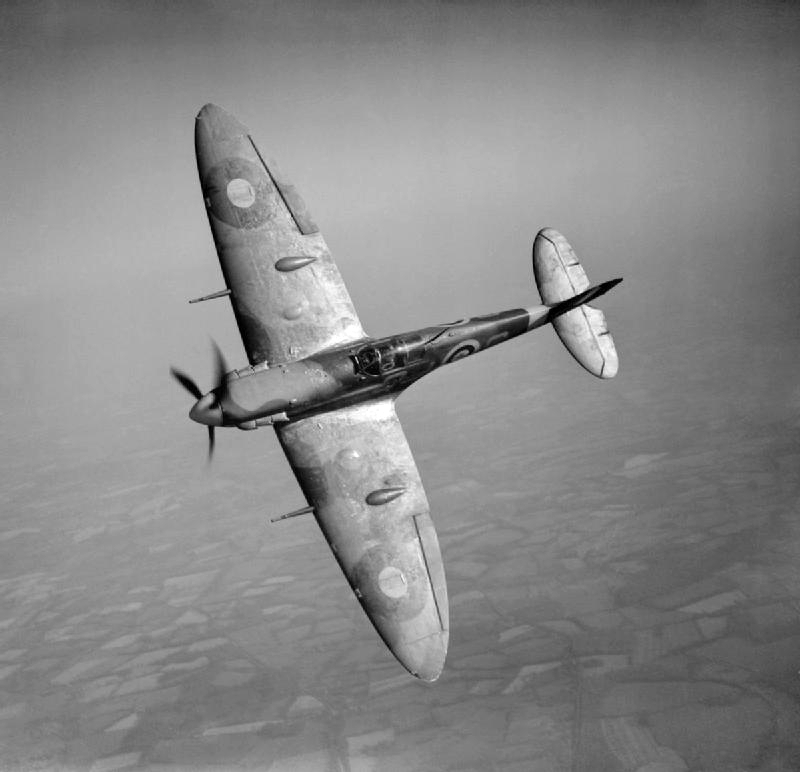 Spitfire VB 92 Sqn top view c1941